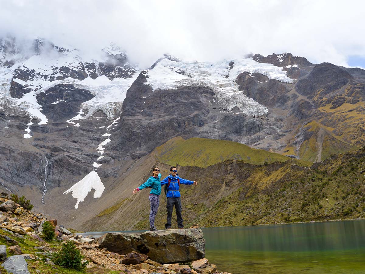 turistas-laguna-humantay-ciudad-cusco-peru